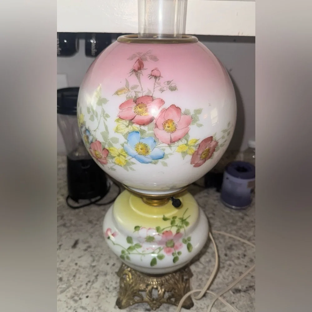 Beautiful Vintage lamp!